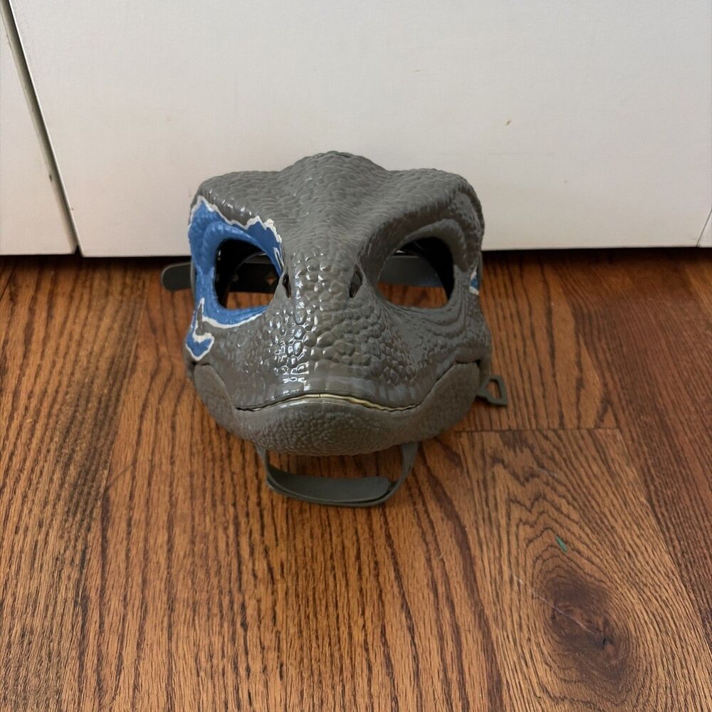 Mattel 2018 Jurassic World Dominion Velociraptor Grey Blue Dinosaur Mask